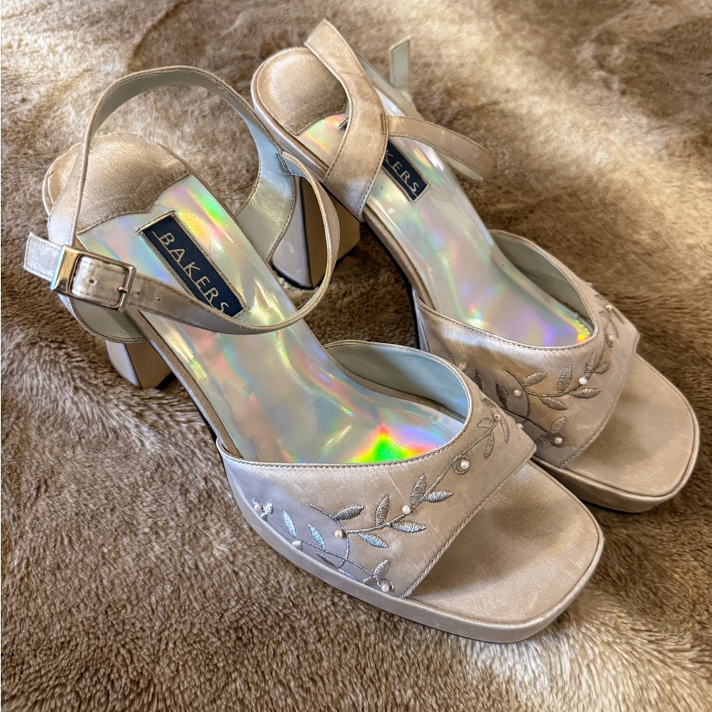 Vintage Y2K Beige Embroidered Heels